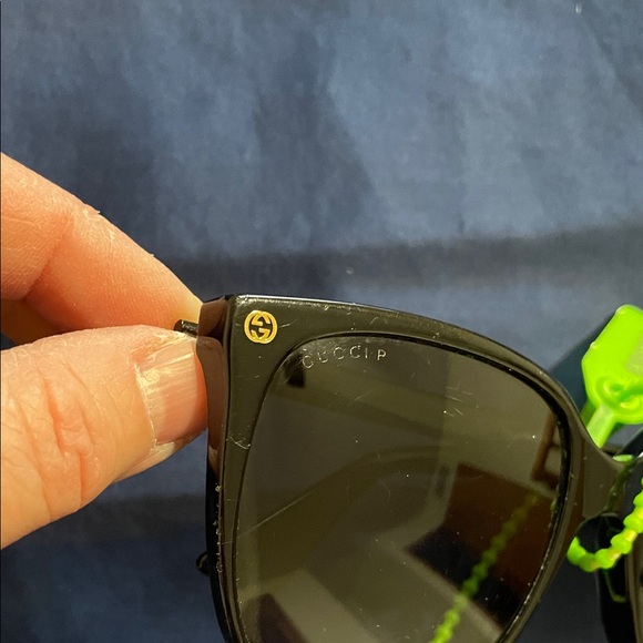 Gucci Sunglasses - Picture 8 of 16